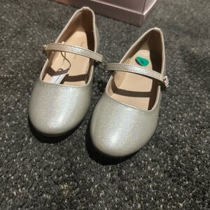 Cupcakes and Cashmere Flat Dress Shoes